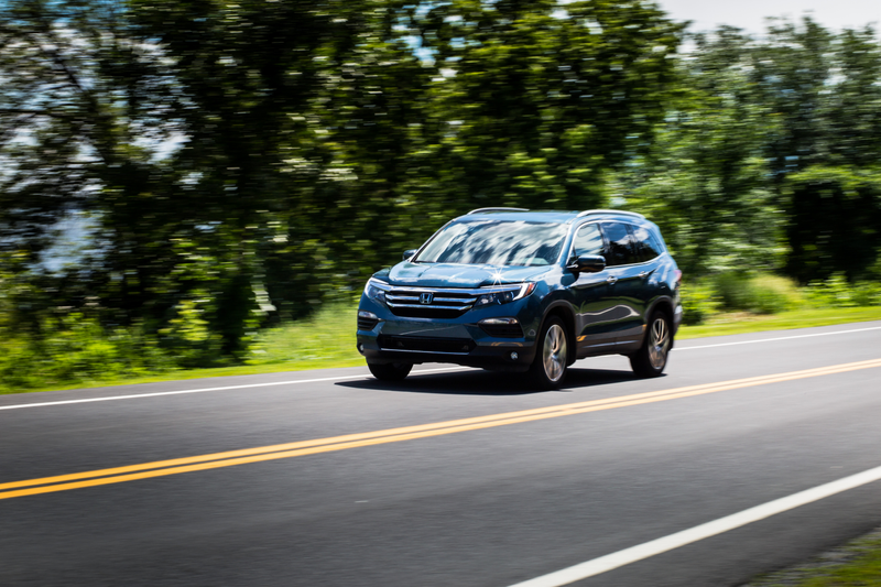 Illustration for article titled The 2017 Honda Pilot Is For When You Just Can't Buy The Damn Minivan
